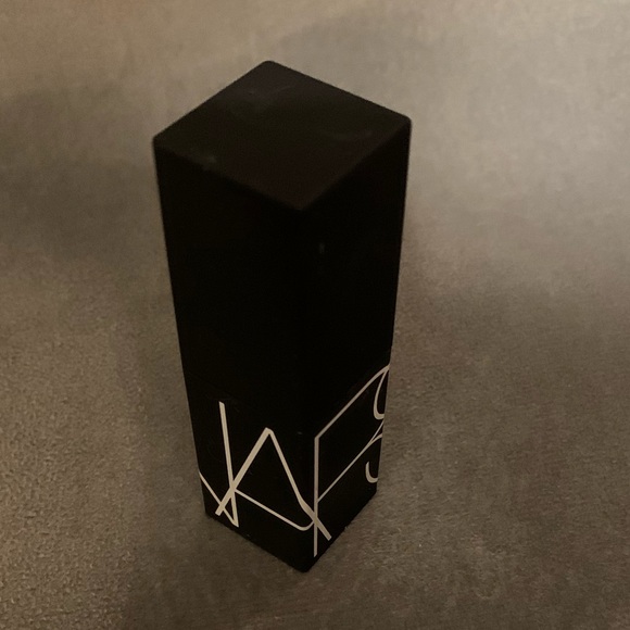 NARS red Lipstick in Bad Reputation - Picture 4 of 5
